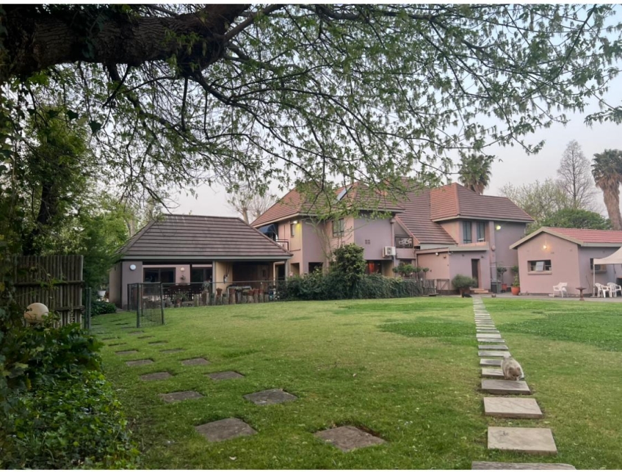 4 Bedroom Property for Sale in Three Rivers Proper Gauteng