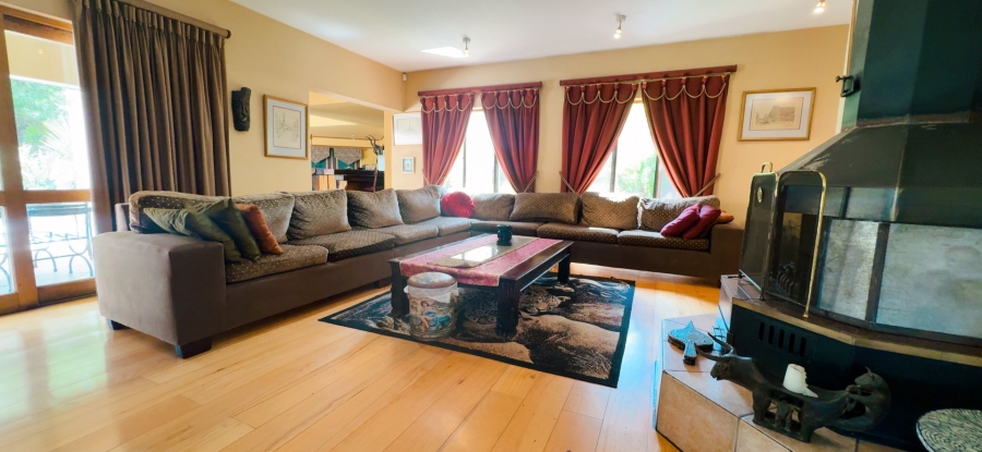 4 Bedroom Property for Sale in Three Rivers Proper Gauteng