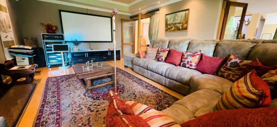 4 Bedroom Property for Sale in Three Rivers Proper Gauteng