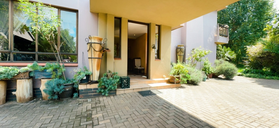 4 Bedroom Property for Sale in Three Rivers Proper Gauteng
