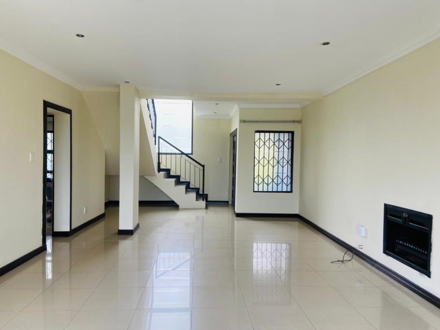 4 Bedroom Property for Sale in Kosmosdal Gauteng