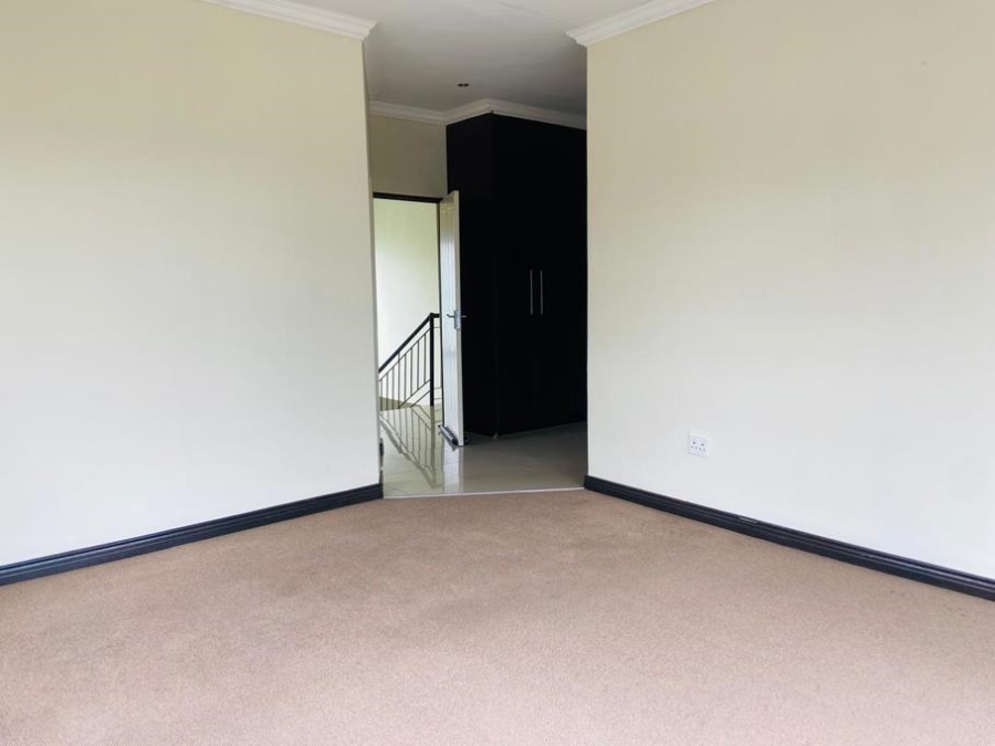 4 Bedroom Property for Sale in Kosmosdal Gauteng