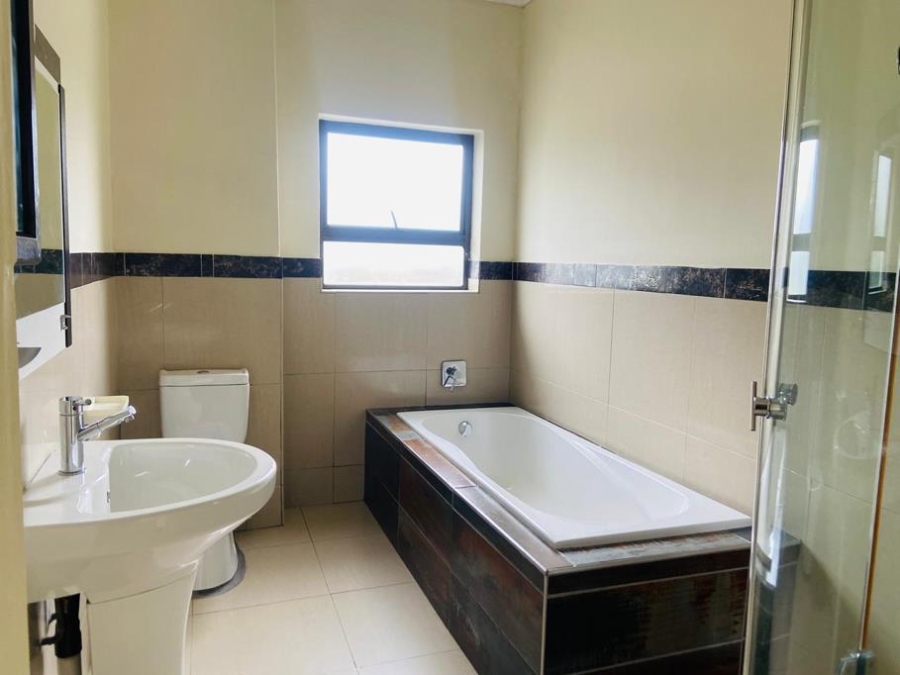 4 Bedroom Property for Sale in Kosmosdal Gauteng