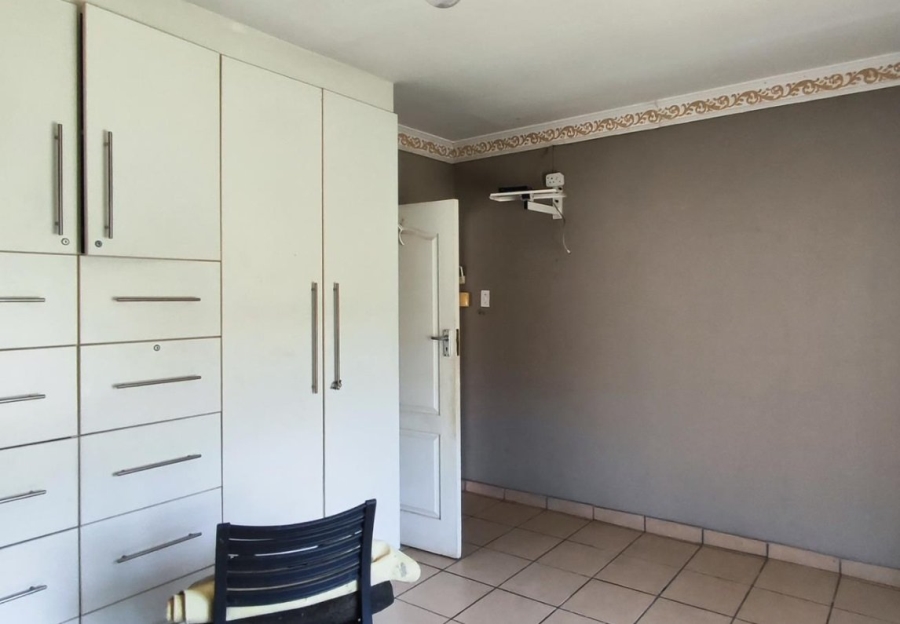 4 Bedroom Property for Sale in Vanderbijlpark SE 6 Gauteng