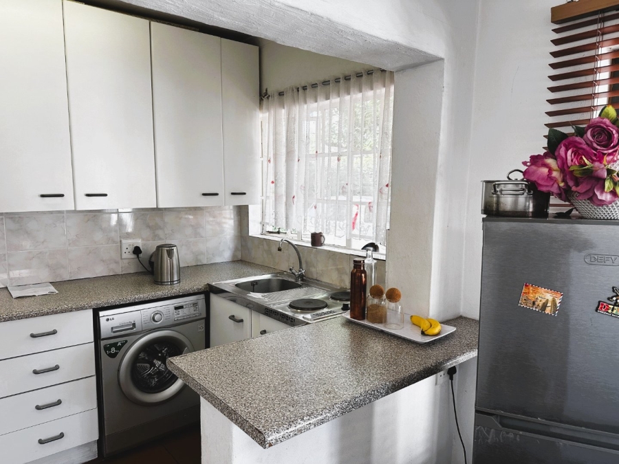 1 Bedroom Property for Sale in Parkview Gauteng