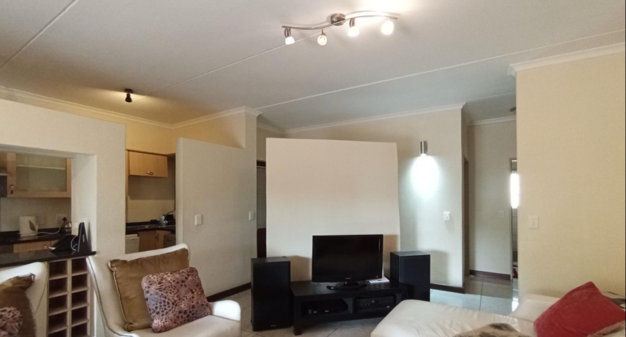 2 Bedroom Property for Sale in Beverley Gauteng