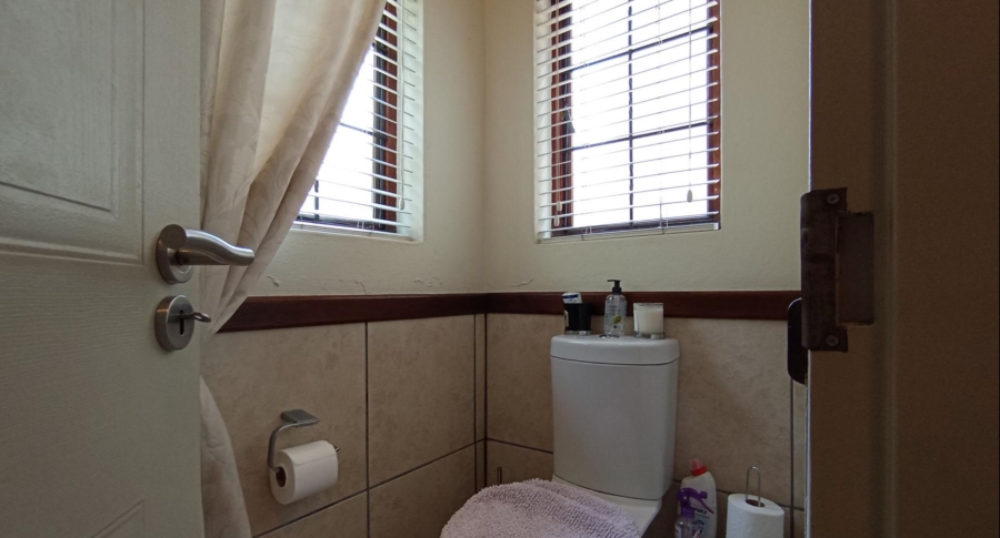 2 Bedroom Property for Sale in Beverley Gauteng
