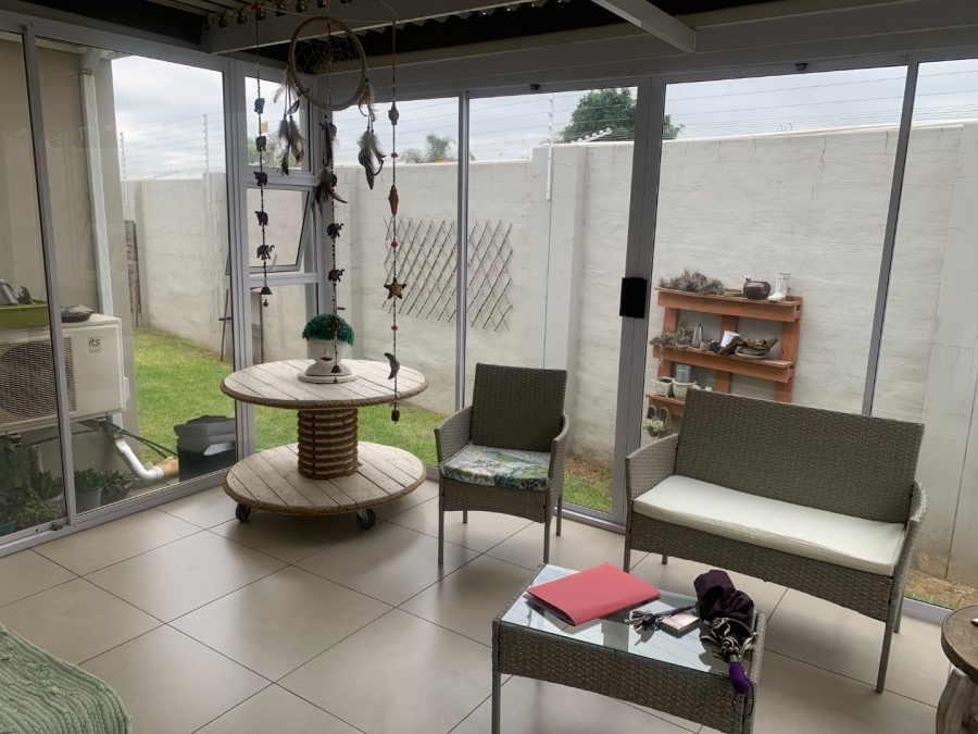 2 Bedroom Property for Sale in Blue Hills Gauteng