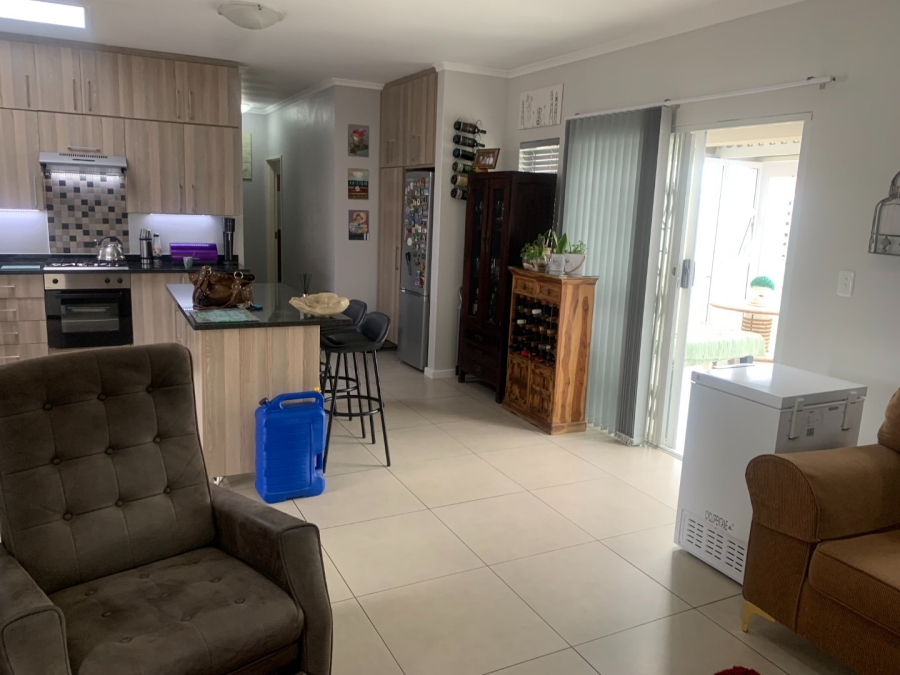 2 Bedroom Property for Sale in Blue Hills Gauteng