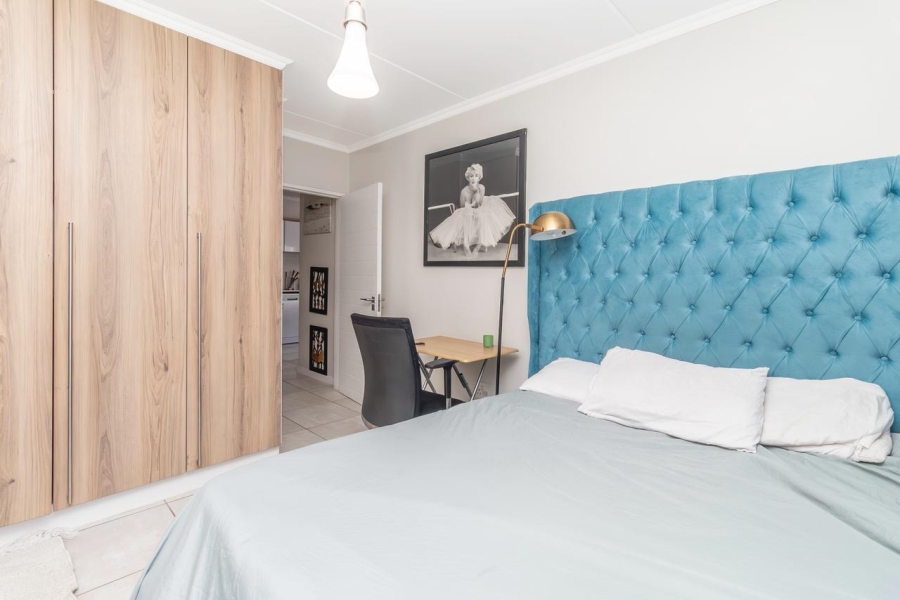 2 Bedroom Property for Sale in Crowthorne AH Gauteng