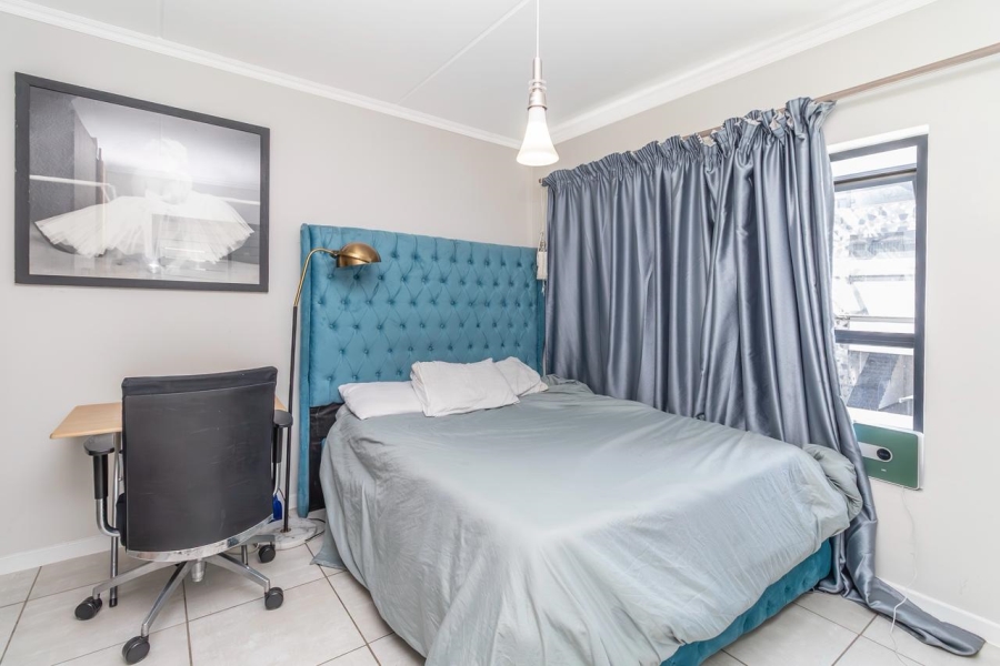 2 Bedroom Property for Sale in Crowthorne AH Gauteng