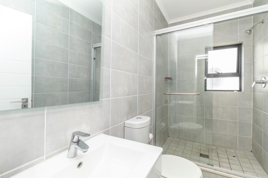 2 Bedroom Property for Sale in Crowthorne AH Gauteng