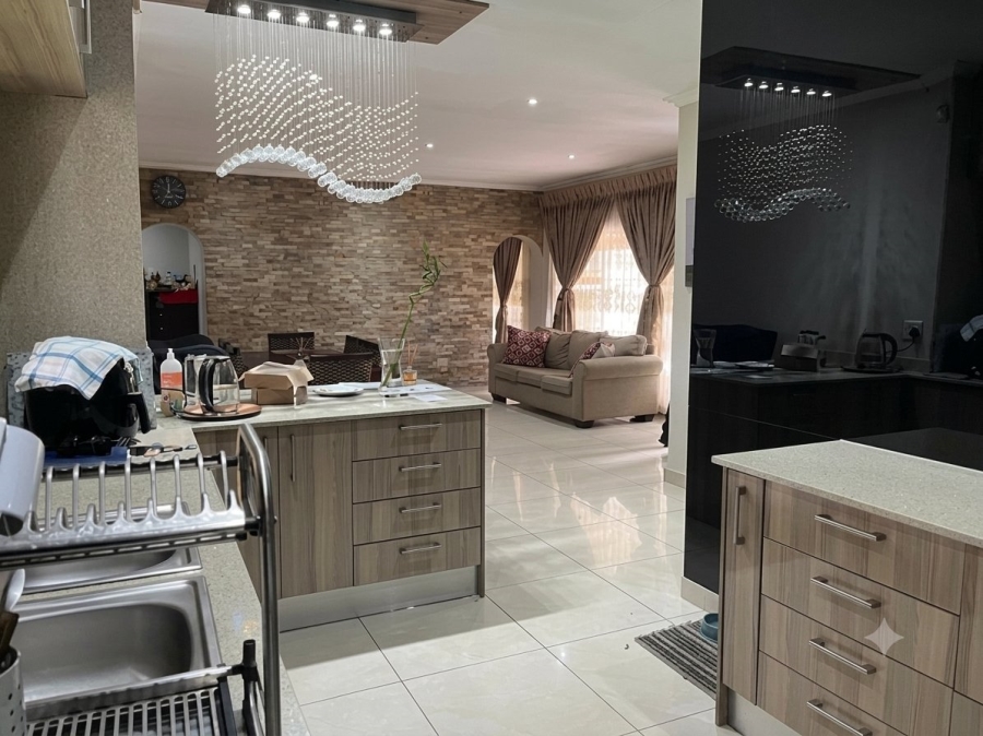 4 Bedroom Property for Sale in Illiondale Gauteng