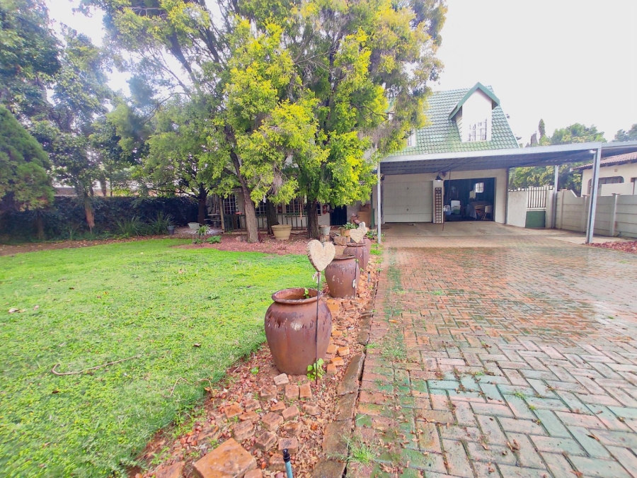4 Bedroom Property for Sale in Vanderbijlpark SE 3 Gauteng