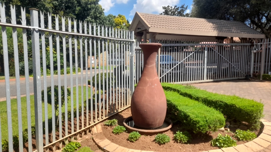4 Bedroom Property for Sale in Vanderbijlpark SE 3 Gauteng