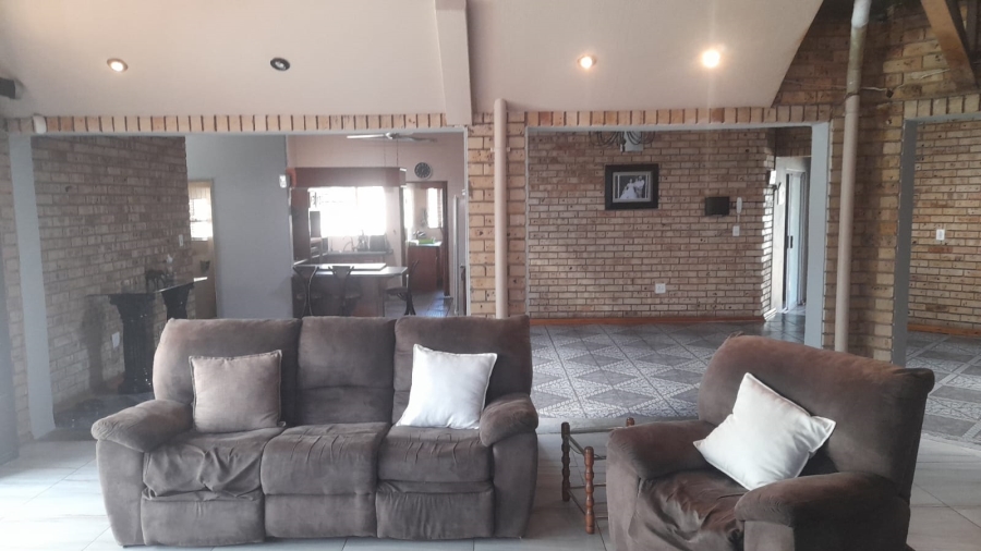 4 Bedroom Property for Sale in Vanderbijlpark SE 3 Gauteng