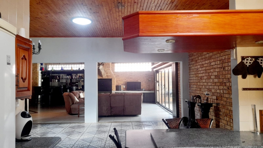 4 Bedroom Property for Sale in Vanderbijlpark SE 3 Gauteng