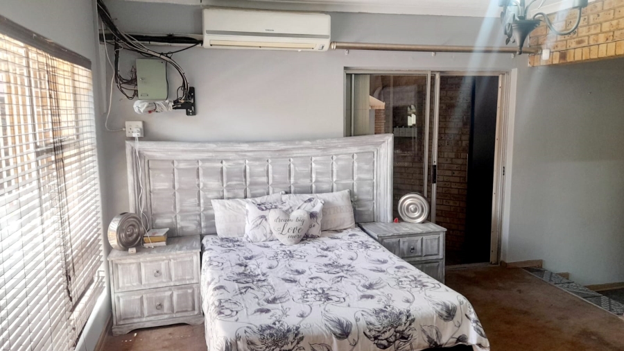 4 Bedroom Property for Sale in Vanderbijlpark SE 3 Gauteng