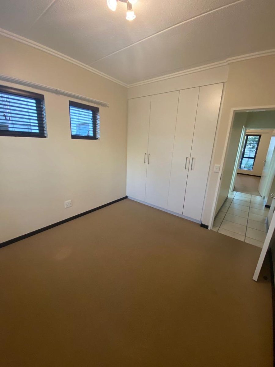 To Let 2 Bedroom Property for Rent in Bryanston Gauteng