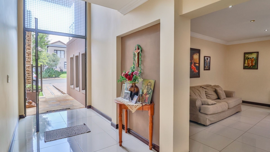 5 Bedroom Property for Sale in Aspen Lakes Gauteng