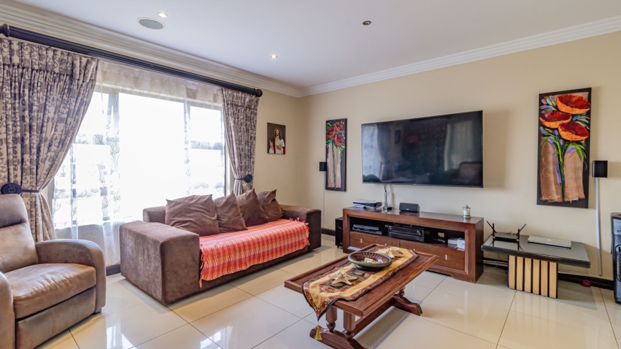 5 Bedroom Property for Sale in Aspen Lakes Gauteng