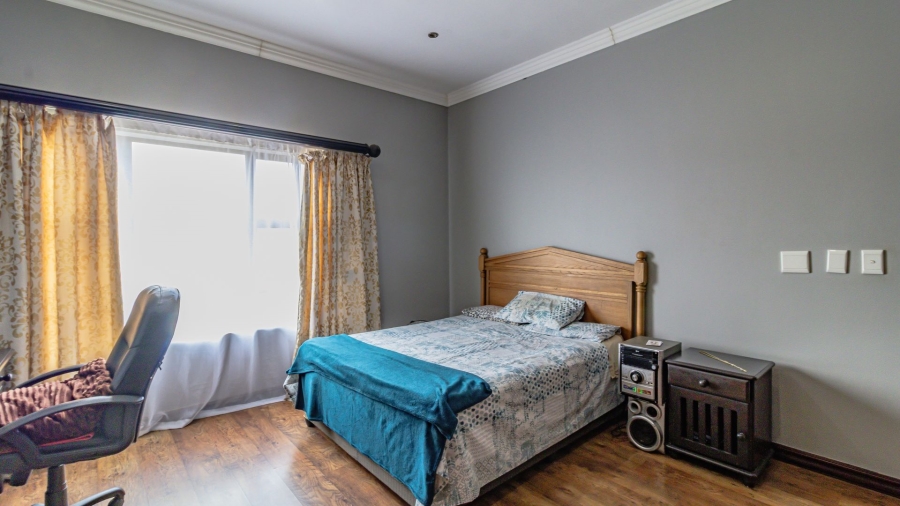 5 Bedroom Property for Sale in Aspen Lakes Gauteng