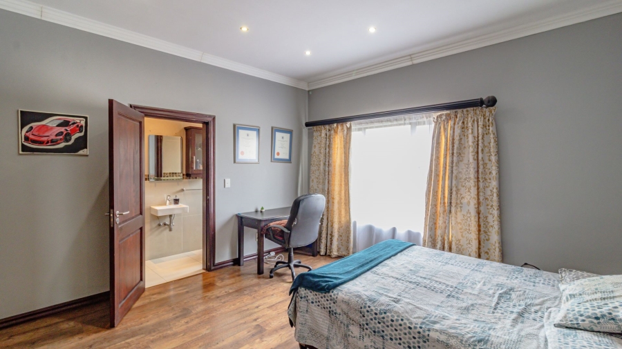 5 Bedroom Property for Sale in Aspen Lakes Gauteng