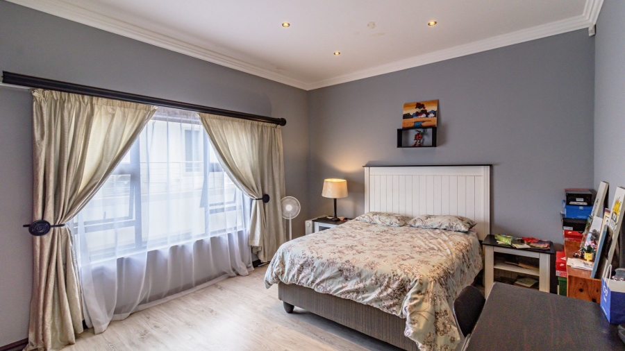 5 Bedroom Property for Sale in Aspen Lakes Gauteng