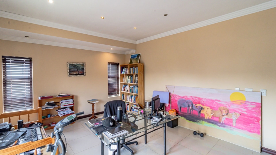 5 Bedroom Property for Sale in Aspen Lakes Gauteng