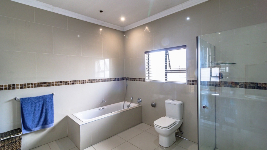 5 Bedroom Property for Sale in Aspen Lakes Gauteng