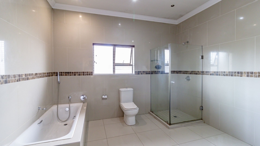 5 Bedroom Property for Sale in Aspen Lakes Gauteng