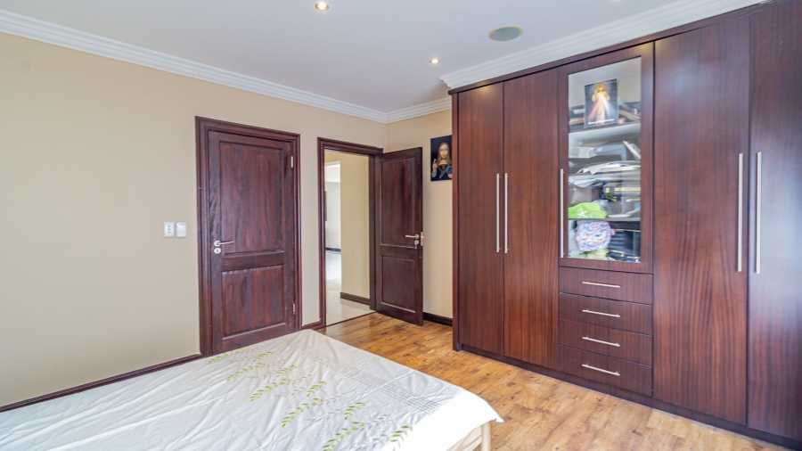 5 Bedroom Property for Sale in Aspen Lakes Gauteng