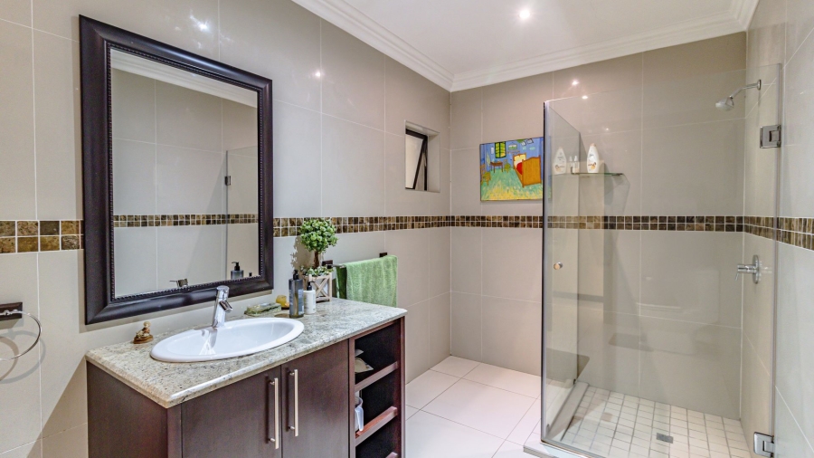 5 Bedroom Property for Sale in Aspen Lakes Gauteng