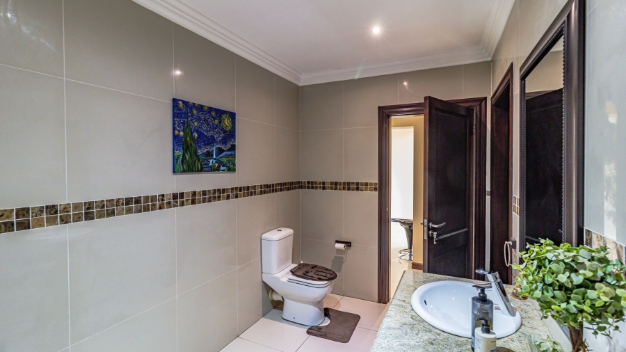 5 Bedroom Property for Sale in Aspen Lakes Gauteng