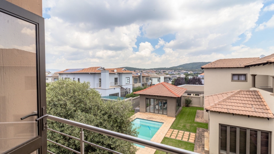 5 Bedroom Property for Sale in Aspen Lakes Gauteng