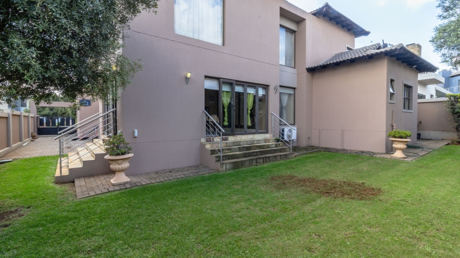 5 Bedroom Property for Sale in Aspen Lakes Gauteng