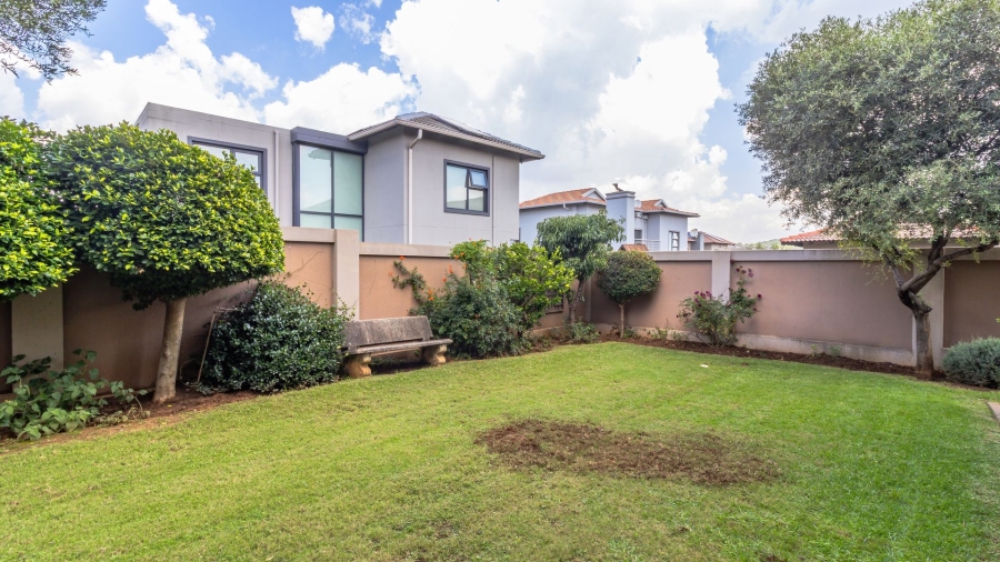 5 Bedroom Property for Sale in Aspen Lakes Gauteng