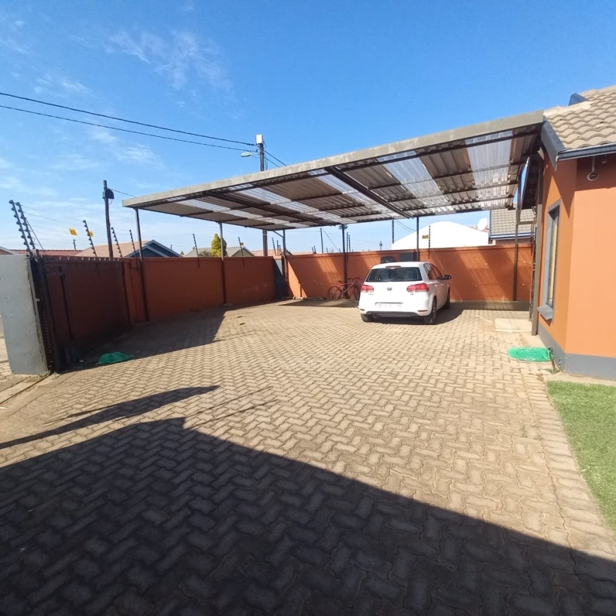 3 Bedroom Property for Sale in Protea Glen Gauteng