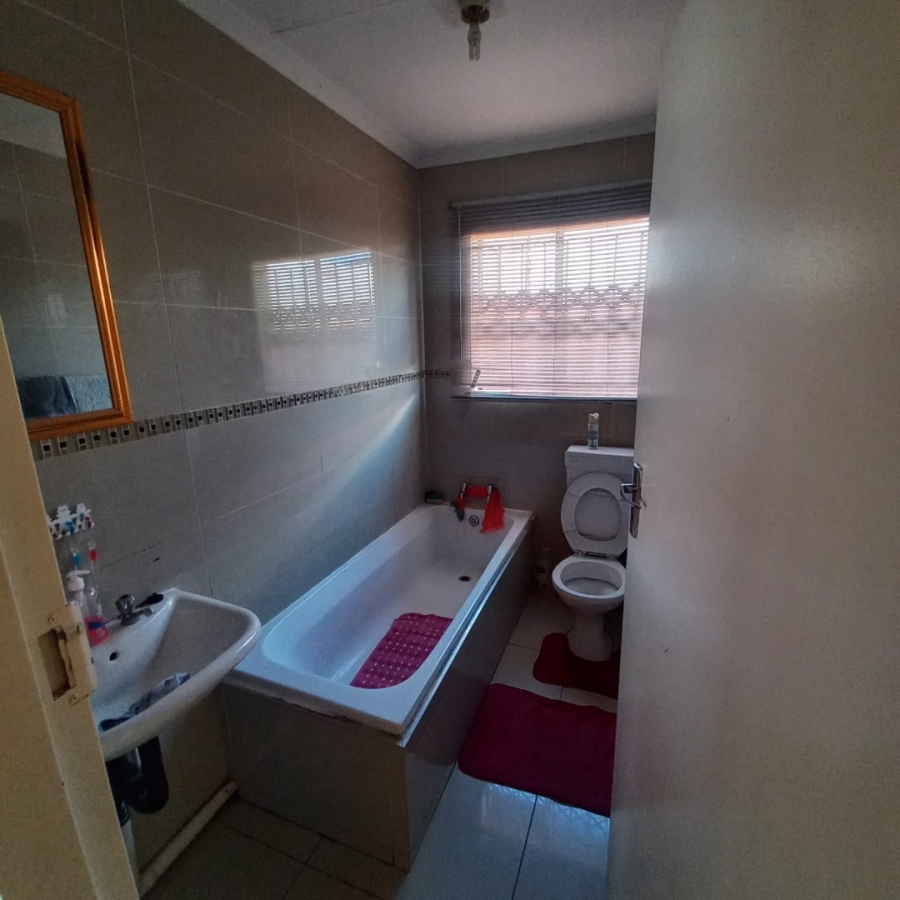 3 Bedroom Property for Sale in Protea Glen Gauteng
