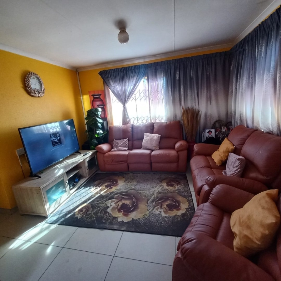 3 Bedroom Property for Sale in Protea Glen Gauteng