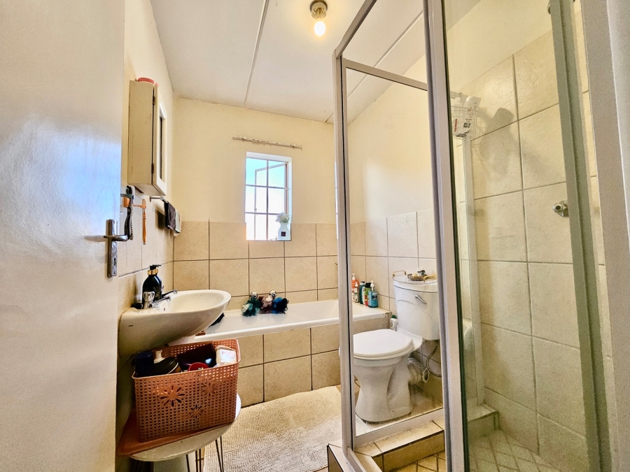 To Let 2 Bedroom Property for Rent in Terenure Gauteng