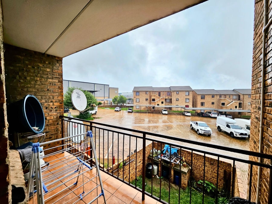 To Let 2 Bedroom Property for Rent in Terenure Gauteng