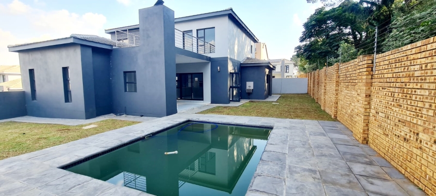 4 Bedroom Property for Sale in Blue Hills Gauteng