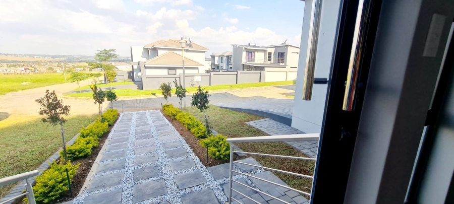 4 Bedroom Property for Sale in Blue Hills Gauteng