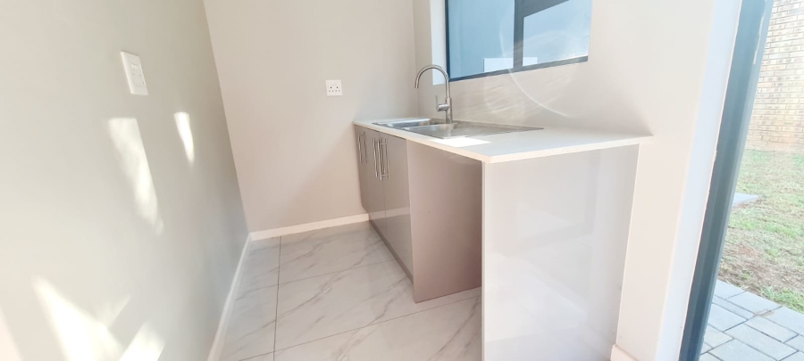 4 Bedroom Property for Sale in Blue Hills Gauteng