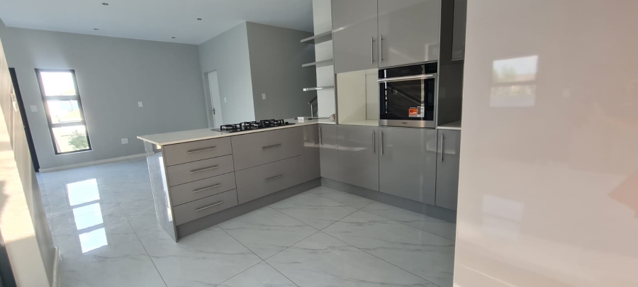 4 Bedroom Property for Sale in Blue Hills Gauteng