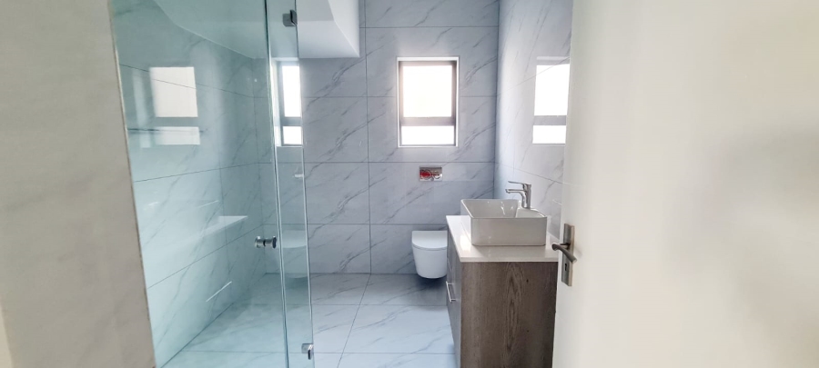 4 Bedroom Property for Sale in Blue Hills Gauteng