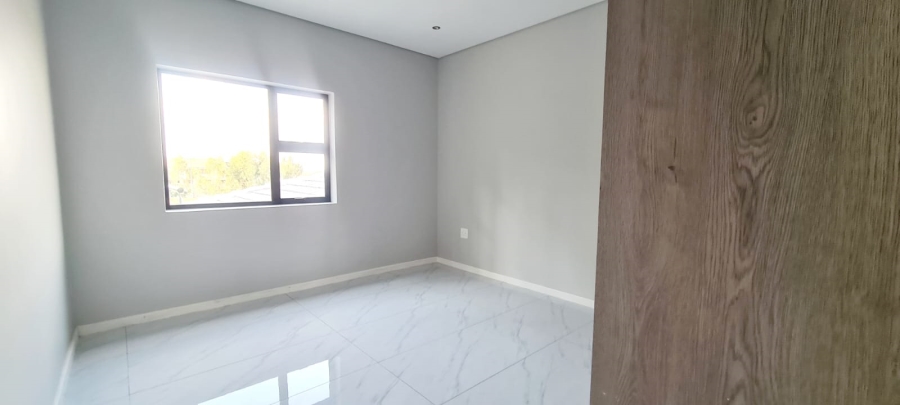 4 Bedroom Property for Sale in Blue Hills Gauteng