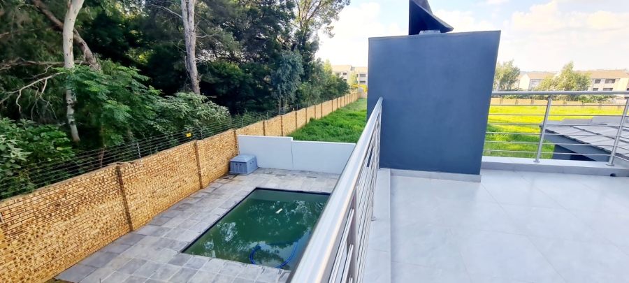 4 Bedroom Property for Sale in Blue Hills Gauteng