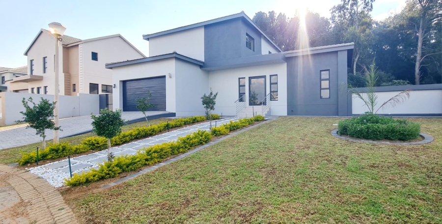 4 Bedroom Property for Sale in Blue Hills Gauteng